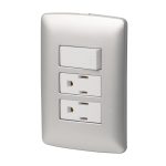 Placa armada 2 contactos e interruptor,plata, linea Italiana